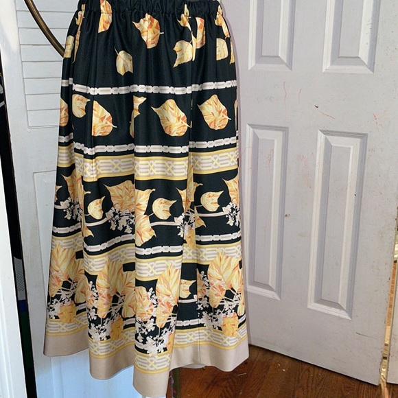 Hand Made Printed 2 Piece Skirt Set- Large - Picture 3 of 12